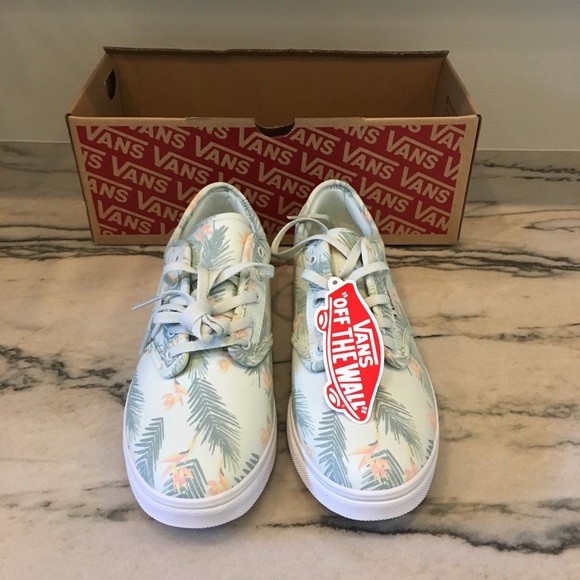 Vans Shoes - NWT Women’s Vans Tropical Atwood Low size 8